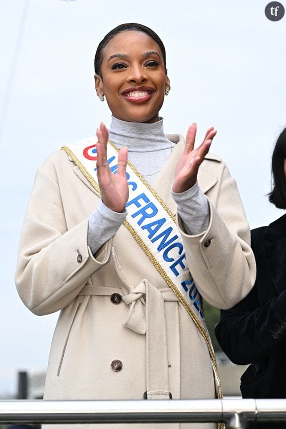 Depuis 2022, il n'y a plus de limite d'âge pour participer au concours de beauté. Jusqu'ici, la candidate la plus âgée à l'avoir remporté est Angélique Angarni-Filopon, couronnée Miss France 2025. Elle avait alors 34 ans.