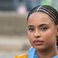 "J'ai cru que j'allais y passer" : cette influenceuse aux millions d'abonnés revient sur les violences conjugales qu'elle a vécues à 16 ans