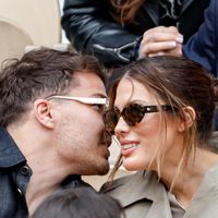 "Ce couple sonne faux", "Ils sont trop mignons" : Iris Mittenaere et Antoine Dupont officialisent à Roland-Garros et divisent les internautes