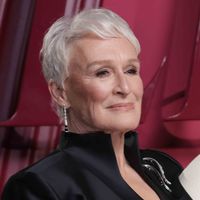 "Je veux voir tes seins" : ce sex symbol culte de 78 ans réagit à une drôle de proposition sur sa "belle poitrine"