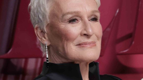 "Je veux voir tes seins" : ce sex symbol culte de 78 ans réagit à une drôle de proposition sur sa "belle poitrine"