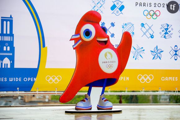 Depuis son annonce en novembre 2022, la présentation de cette mascotte a engendré bien des sarcasmes. Mais cette période de Jeux Olympiques a réconcilié le public avec Phryge - des internautes se sont amusés de ses apparitions tout au long de la compétition. Phryge est devenue l'un des memes les plus populaires de ces dernières semaines.