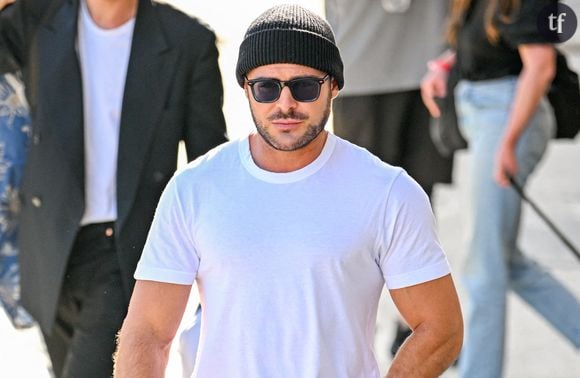 Après Sydney Sweeney, vient le tour de Zac Efron. "Je dirais qu'il est séduisant", juge l'un des animateurs du podcast. En réponse, son ami lui lance une blague homophobe : "Ok, donc tu aimes les hommes." "Non, arrête !", s'offusque le premier.