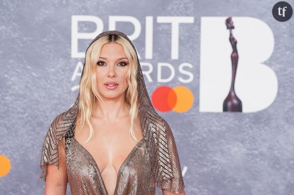 Ces adieux de Millie Bobby Brown au soutien-gorge ne laissent personne indifférent. « Si c'était mon corps, je ne porterais pas de soutien-gorge non plus ! Laissez cette femme tranquille ! », défend l'un de ses millions de fans sur Instagram, portant à l'unisson haut sa militance. D'autres abondent en soutien sororal. "C'est cool. Elle est confortable. » « C'est superbe, vous devriez arrêter de la détester pour tout et n'importe quoi cette actrice. »