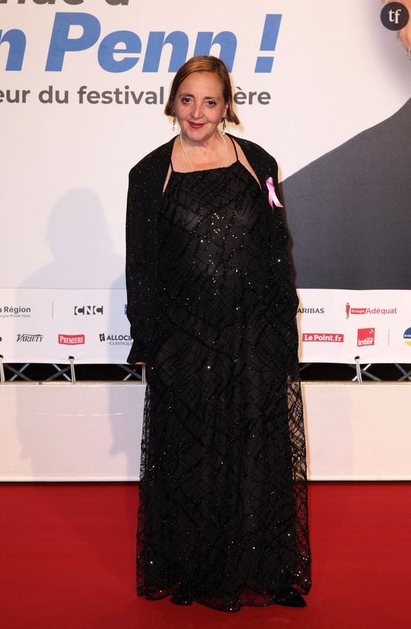 Comme lorsqu'elle décoche ceci : "Un homme m'a déjà dit : Vous, vous êtes la pauvre petite moche du cinéma français". A Catherine Ceylac, qui lui demande quel était cet incongru personnage bien à fuir, Dominique Blanc, actrice Césarisée et grande dame de théâtre, répond : un "fou" qui lui a écrit une lettre.