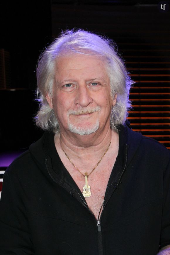 "Vous savez, j'ai été viré de la télé par des wokistes justement, parce que j'étais un homme blanc de plus de 50 ans. On n'a pas le droit de virer quelqu'un de son travail pour sa couleur", a-t-il déclaré durant le show de RMC. L'audace, c'est de mêler "racisme anti-blanc", et "sexisme inversé", dans un même discours. A deux doigts du chef d'oeuvre. Mieux encore que de mimer une fellation durant un spectacle tout public.