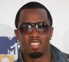 "Je ne serais pas surpris si les streams des chansons de Diddy, tout comme ceux de R Kelly, qui a également été condamné pour violences sexuelles, restaient élevés. Il y a une sorte de dissonance cognitive chez les fans. Ces chansons s'ancrent tellement dans la vie des gens qu'il est très difficile de s'en débarrasser… [elles] font partie de leur ADN. Je pense donc que certaines personnes sont capables de fermer les yeux", dénonce ainsi à la BBC Thomas Hobbs, auteur et co-animateur du podcast hip-hop Exit the 36 Chambers.