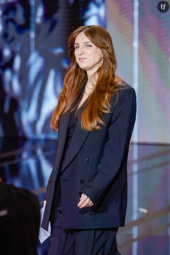 Alison Wheeler se démarque par son humour impertinent et cette espèce de douce mélancolie qui émane de ses performances comiques. Sur le plateau de l'émission Quotidien, elle passait au crible sa vie intime et évoquait entre les lignes les injonctions faites aux femmes.