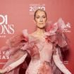 "Elle est éternelle" : Céline Dion sidère ses fans en maillot de bain, "aussi sublime dans l'eau que sur scène" sur ces photos inédites