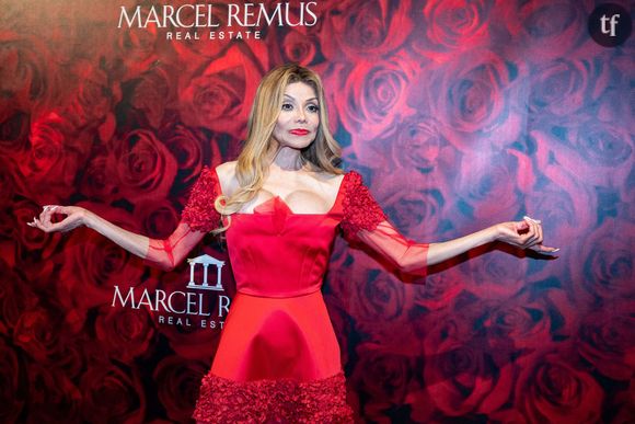 Ces images de La Toya Jackson apparaissent 3 semaines seulement après la publication de deux vidéos dans lesquelles la chanteuse de 69 ans se filmait chez le médecin.