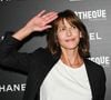 En 1980, Sophie Marceau devient l’idole des jeunes. Le mégasuccès de La Boum, en France, oui, mais aussi au Japon, et en Italie, bouleverse sa vie.  Un docu exceptionnel et intensément féministe de la journaliste Sophie Rosemont redonne de la voix à cette icône. On l'a vu pour vous sur le site de ARTE, où le film est disponible gratuitement, et l'expérience fut captivante : on vous en parle.