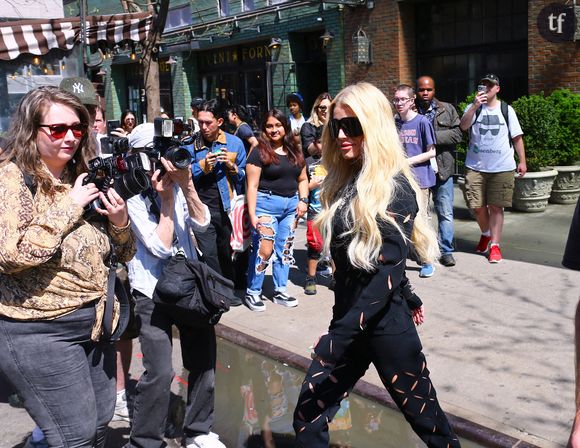 Jessica Simpson a révélé boire du sperme de serpent pour ses cordes vocales !