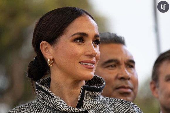 Et que retient Meghan Markle ? C'est simple : "Est-ce qu'il y a une obligation liée au fait d'être duchesse qui m'a particulièrement marquée ? Oui : le fait de devoir... Porter des collants. Je dois dire que ça, ce n'est pas du tout moi !", a confié avec un grand sourire l'actrice américaine à son interlocutrice bienveillante. Plus bienveillante que le public, vous vous en doutez.