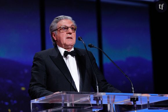 Daniel Auteuil envoie valdinguer les vieux mecs qui épousent de jeunes compagnes avec fracas. Mick Jagger, Al Pacino, Elie Semoun, Robert DeNiro. La liste est longue. Et pour l'acteur Césarisé, c'est risible.