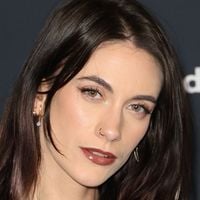 "Quelle star", "WOW", "Reine" : la streameuse Maghla éblouit Cannes et son look sidère les internautes pour sa toute première montée des marches