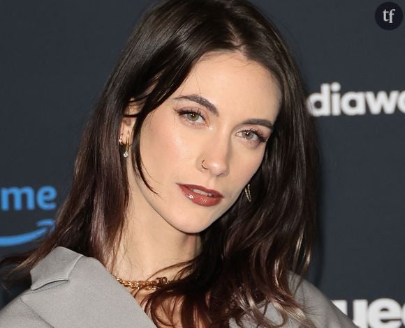 "Quelle star", "WOW", "Reine" : la streameuse Maghla éblouit Cannes et sidère les internautes pour sa toute première montée des marches