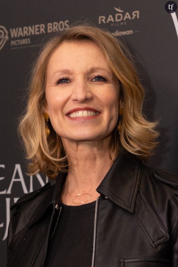 Alexandra Lamy est profondément engagée au sein du mouvement #MeToo. Entre deux saillies contre les machistes des plateaux de cinéma, elle dézingue l'âgisme calamiteux de ladite industrie, qui exclue les quinquas.