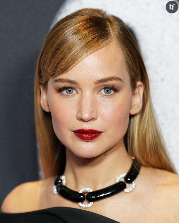 Sur les réseaux sociaux, les internautes trouvent que son visage a changé et suspectent que l'actrice a eu recours à la chirurgie esthétique.