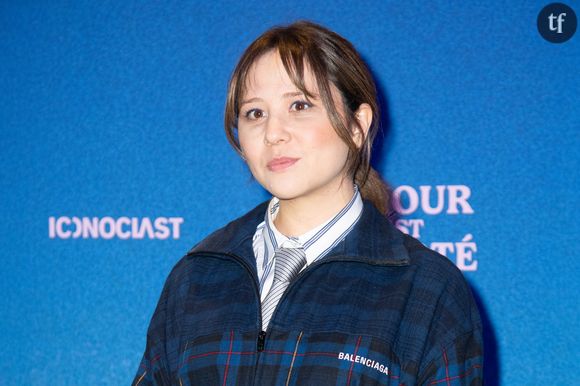 L'humoriste de 35 ans a expliqué comment sa vocation d'humoriste est née d'un besoin de compenser ses complexes.