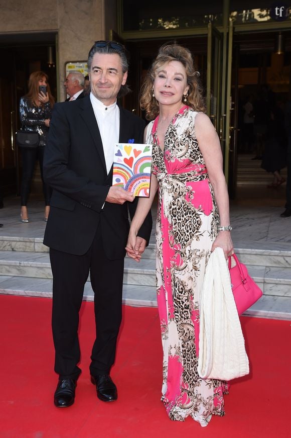 Effectivement, la sexa jubile : "Mes fesses sont magnifiques. Les jambes, parfaites, les pieds, intouchables...". Grace de Capitani ne s'arrête pas là...