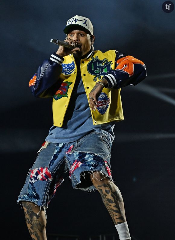 Chris Brown a des fans singulières. Comme cette aficionada qui aurait déboursé pas moins de 1 000 dollars pour que l'artiste... S'occupe de ses sous-vêtements.
