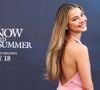Pour l'avant première du film, Madelyn Cline, elle, a donné le la... A un style Barbiecore. Grosse tendance fashion de 2023, avec le mégasuccès planétaire du Barbie de Greta Gerwig. L'idée ? Oripeaux rose bonbon, flashy, fripes hyper féminines volontiers cliché et girly à souhait.