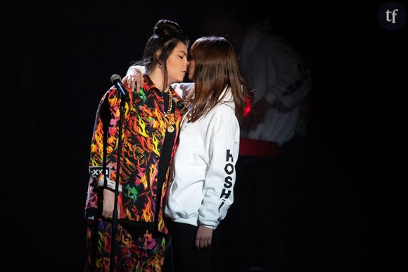 La jeune chanteuse Hoshi a dénoncé son cyber harcèlement, en interview et sur scène. Insultes massives, misogynes et lesbophobes.