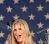 Jessica Simpson reprend la musique après 15 ans de pause.