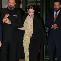 “On dirait un robot sexuel” : Emma Stone transformée ? Elle dérange énormément ses fans sur ces images