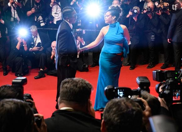 "C'est l'un des plus beaux couples qui existent", déclarent certains. D'autres qualifie même leur couple de "royal".