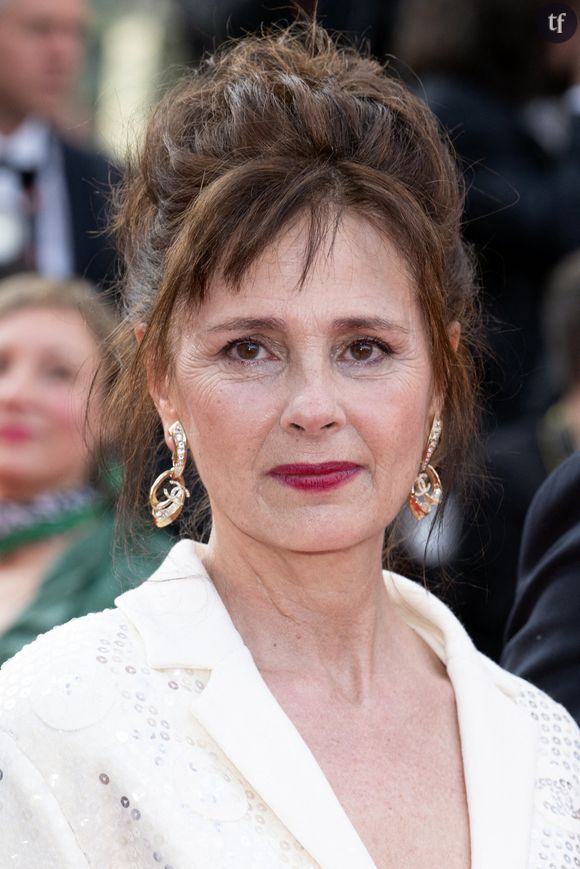 Voix majeure de l'affaire Depardieu, Anouk Grinberg s'exprime également dans son livre coup de poing, Respect, sur l'inceste dont elle a été victime. Une parole forte pour dire des violences trop banalisées.