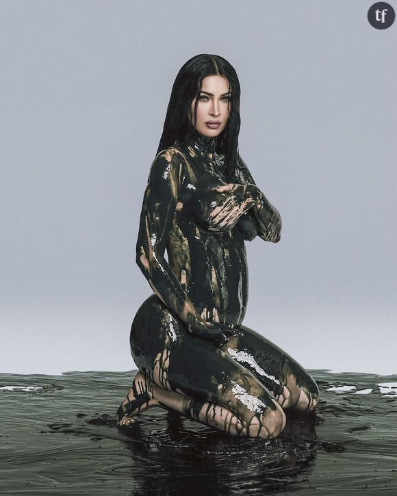 Elle n'avait que 15 ans et le réalisateur l'a faite danser un bikini sous une cascade lors d'une scène de club.