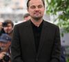 Leonardo DiCaprio ne se lasse pas de sortir avec des femmes de 20 ans. Son actuelle petite amie, moitié de son couple depuis quelques années, a récemment célébré ses 26 ans. La star de Titanic en a 50. Plus globalement, cela fait 20 ans qu'il "collectionne" les conquêtes plus jeunes d'une, voire de deux décennies, dans la plus grande des décontractions.