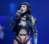 "Elle fait un trail en maillot de bain la dingue" : Katy Perry fait une performance controversée sur scène et ça fait réagir