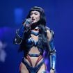 "Elle fait un trail en maillot de bain ?!" : Katy Perry ose une performance physique audacieuse sur scène et ça fait réagir