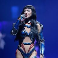 "Elle fait un trail en maillot de bain ?!" : Katy Perry ose une performance physique audacieuse sur scène et ça fait réagir