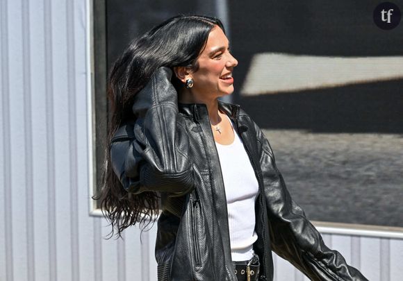 Bikini string ultra sexy, abdos en béton, yacht incroyable... Dua Lipa fait grimper la température pour ses 30 ans