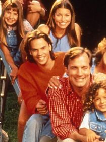 "Tellement de nostalgie !" : Cette série hyper culte est enfin de retour 30 ans plus tard, et c'est inattendu (et risqué !)