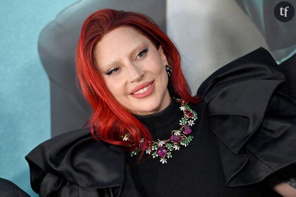 Une collaboration aussi idyllique qu'absolument logique, entre mise en avant astucieuse de la Lady Gaga actrice, et déclinaisons burtoniennes sur l'univers baroque par essence de la chanteuse !