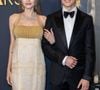 Angelina Jolie s'est fièrement affichée au bras de son fils Knox Léon Jolie-Pitt sur le tapis des Governor Awards. Bras dessus bras dessous, sourire franc plein d'une fierté maternelle, l'actrice était lumineuse auprès du frère jumeau de Vivienne, fils cadet de la fratrie Jolie/Pitt.