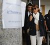 "Aucun mot n’est assez fort pour dire le dégoût que vous m’inspirez. Il faut être tombé vraiment bien bas pour ne compter plus que sur des dessins ignobles pour exister", fustige une internaute en direction du journal.
