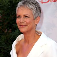 "Le sexy n'expire jamais" : Jamie Lee Curtis reine des "sexas sexy" sur ces images, défendue par Michelle Pfeiffer après sa vidéo en décolleté à 65 ans