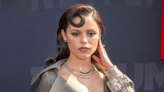 "Je n'ai absolument jamais dit ça" : Jenna Ortega revient enfin sur cette grosse controverse à son sujet en plein come back de Mercredi, elle défend sa vérité