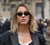 Mariage annulé, photos de couple enlevées sur Instagram… Tout laisse à penser que la relation entre Sydney Sweeney et son petit ami depuis 7 ans, Jonathan Davino, a pris fin. Il n’en fallait alors pas moins pour que les internautes spéculent sur la prochaine romance de l’actrice d’Euphoria et l’heureux élu n’est autre que son ancienne co-star, Glen Powell.