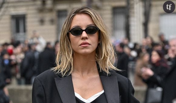 Mariage annulé, photos de couple enlevées sur Instagram… Tout laisse à penser que la relation entre Sydney Sweeney et son petit ami depuis 7 ans, Jonathan Davino, a pris fin. Il n’en fallait alors pas moins pour que les internautes spéculent sur la prochaine romance de l’actrice d’Euphoria et l’heureux élu n’est autre que son ancienne co-star, Glen Powell.