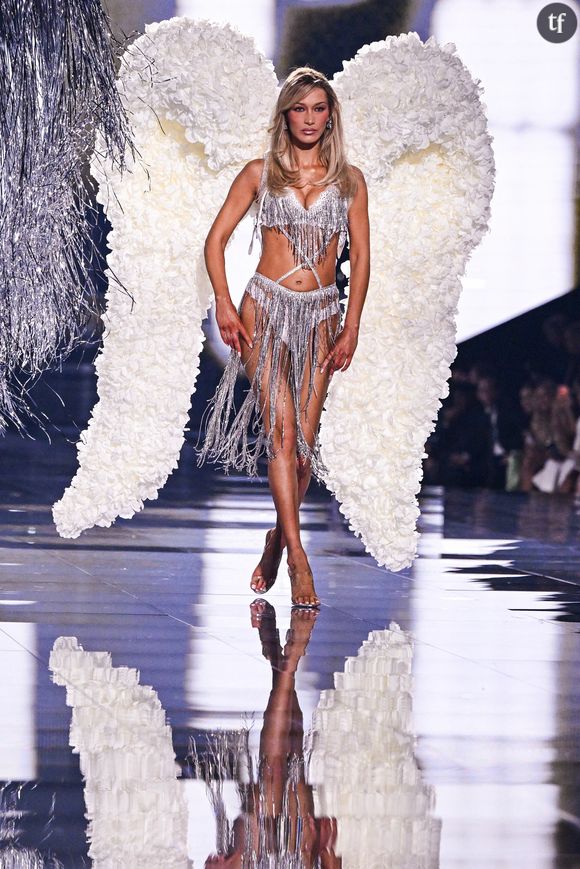 "Elle a failli mourir", "elle est misérable" : Bella Hadid inquiète les internautes après son apparition au défilé Victoria's Secret