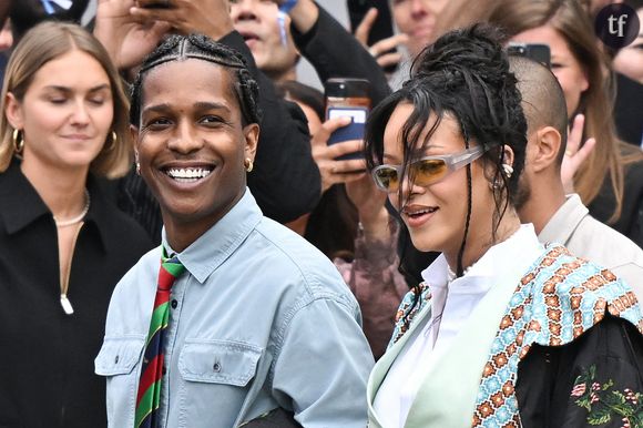 “Quelle tristesse !” “La décadence !” : Rihanna “inconsciente” avec son bébé d’un an à Paris, la vidéo ne passe pas (du tout)