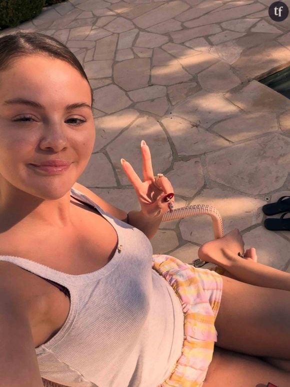 Pour appuyer leurs propos, les complotistes du réseau social prennent comme “preuves” un tatouage de Justin Bieber, les changements physiques de la chanteuse ces dernières années, ses comportements en public ou encore son élocution.