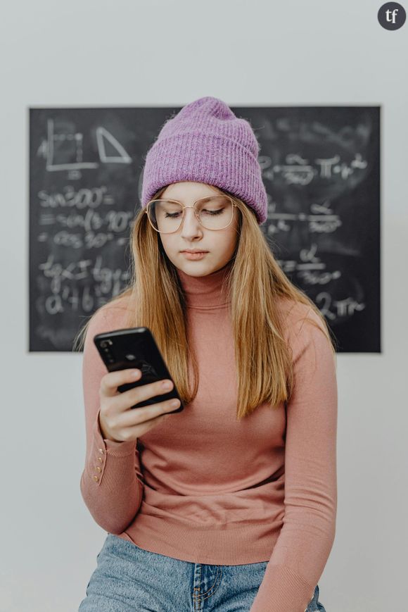 Elle donne ensuite des "conseils" aux parents afin d'éviter d'avoir une "pouffe" à la maison.