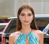"Déesse sexy" : Emily Ratajkowski, aka EmRata, hyper sensuelle en maillot de bain string, elle rend fous ses fans